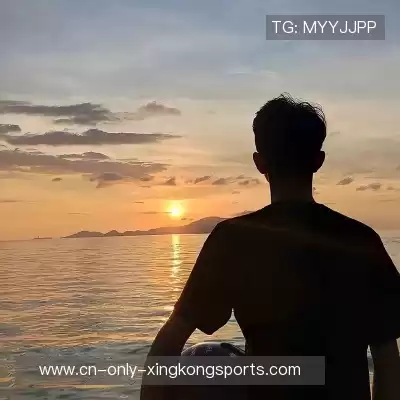 薄香绮